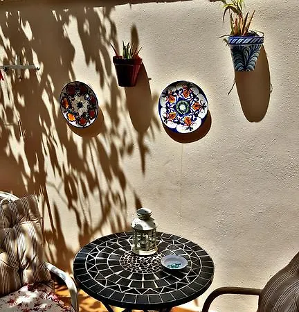 Carabeo Playa Апартаменти Нерха